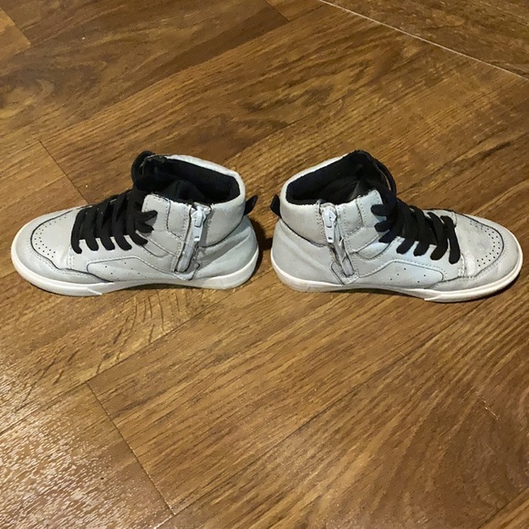 New Gap Kids Silver High Top Tennis Shoes. Size 12 - Picture 4 of 5